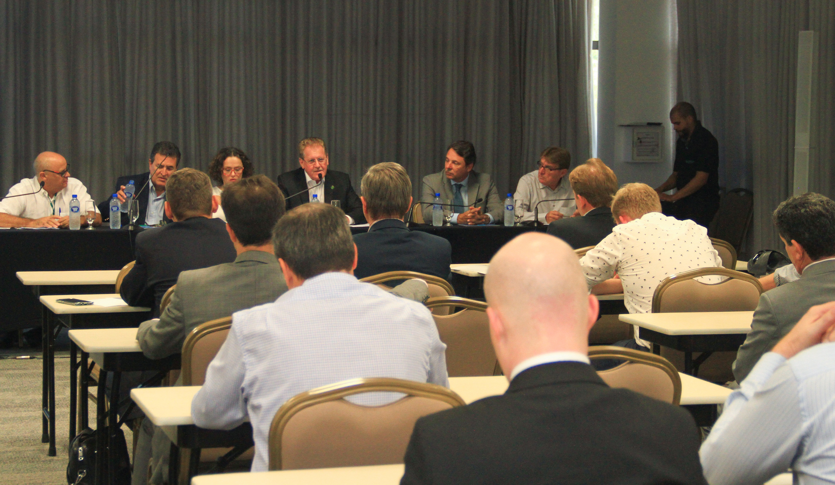 Reunião foi realizada em Florianópolis