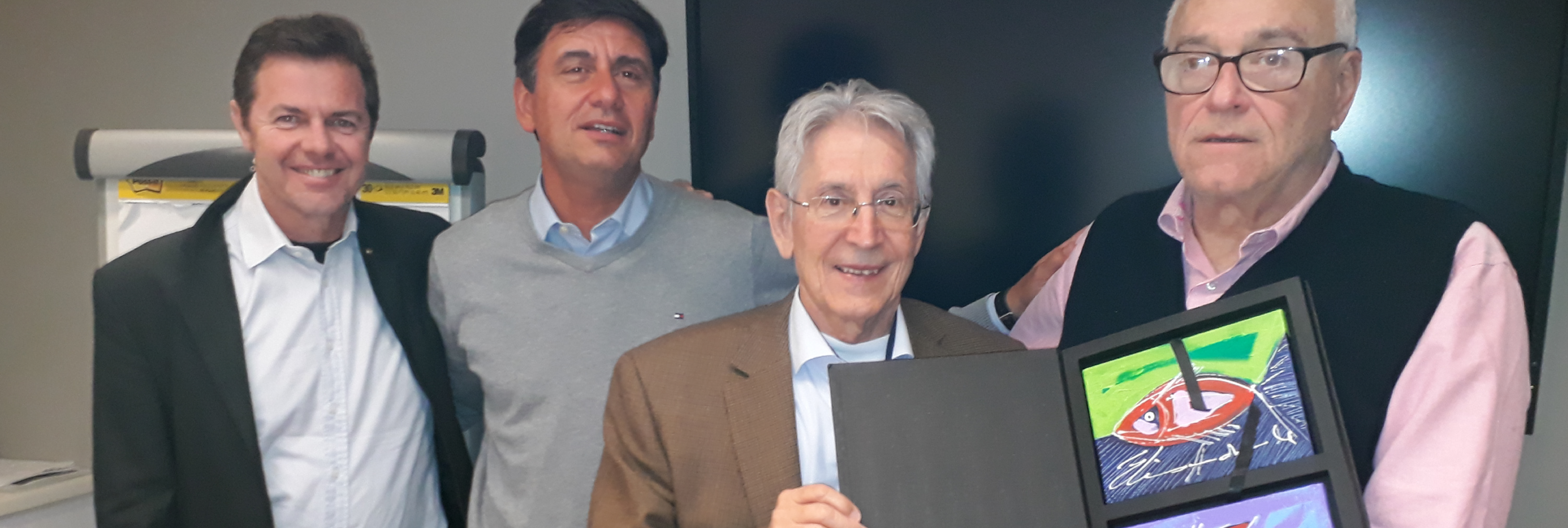 Côrte entrega pintura de artista plástico de SC