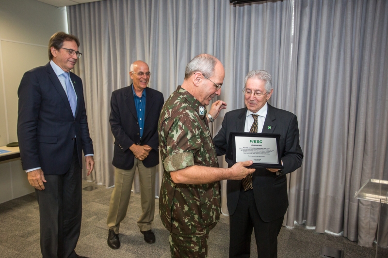 General foi um dos articuladores da tríplice hélice que une, indústria, Exército e academia para o desenvolvimento de novas tecnologias (foto: Marcos Campos)