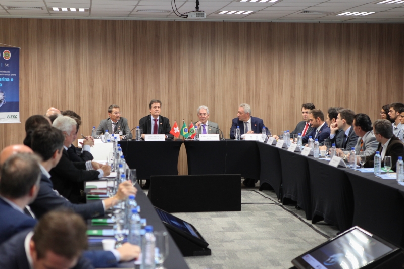 Encontro realizado na FIESC reuniu brasileiros e suíços. Foto: Filipe Scotti