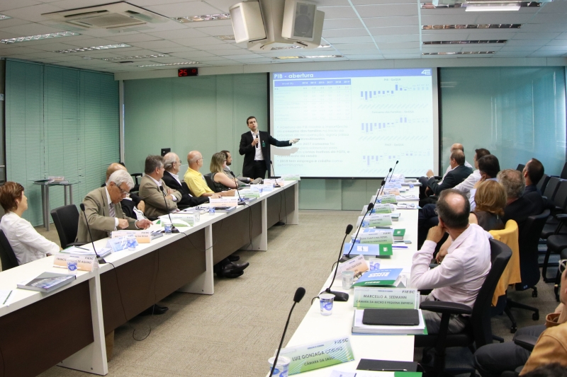 Na Palestra, consultor Bruno Lavieri, da 4E Consultoria, destaca que a operação no mercado de capitais é mais disseminada em países desenvolvidos. Foto: Filipe Scotti