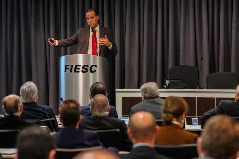 João Paulo Campos ressaltou oportunidades de serviços nas áreas de gestão de cidades, agricultura e Internet das Coisas. Foto: José Luiz Somensi. 