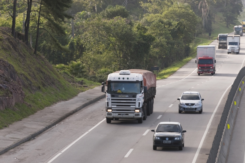 Tabela encarece frete rodoviário à indústria em 12%, mostra CNI