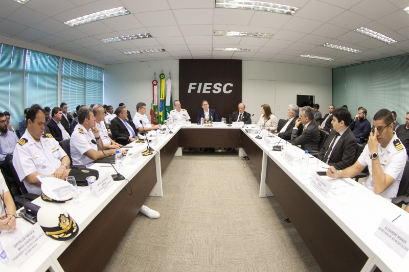 Na FIESC, Marinha e Aeronáutica apresentam demandas à indústria