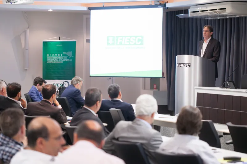 Aguiar, da FIESC, disse que há anos os investimentos em infraestrutura que SC recebe são insuficientes para atender e acompanhar o crescimento e o desenvolvimento do estado (foto: Filipe Scotti)