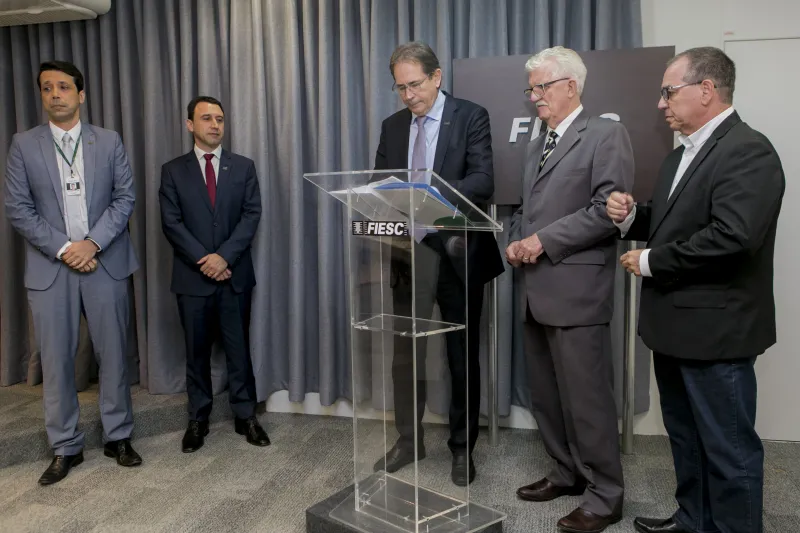Termo de cooperação foi assinado na FIESC. Foto: Fernando Willadino