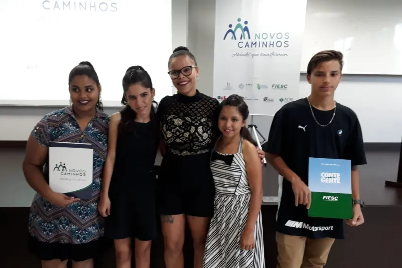 Jovens formados no programa Novos Caminhos em Criciúma. Foto: Divulgação/FIESC