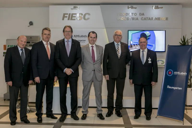 Diretoria da FIESC, com representantes da Baumgarten/All4Labels, no Espaço Indústria, na sede da FIESC, em Florianópolis (foto: Fernando  Willadino)