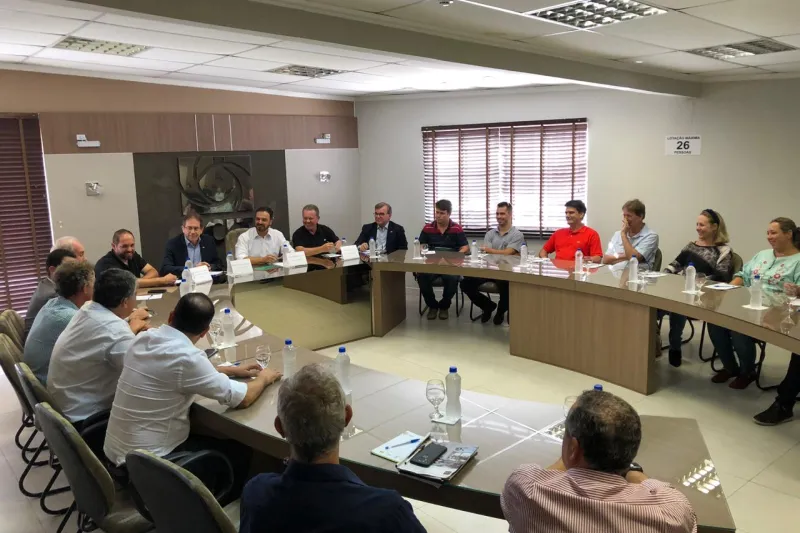 Reunião na ACIT (foto: Fabiano Bordignon)