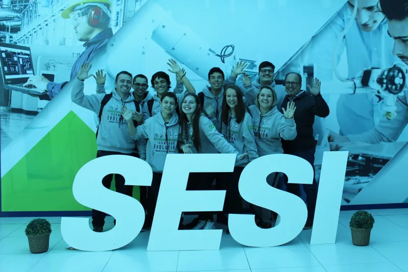 Estudantes de SC embarcam nesta quarta (10) para torneio internacional de robótica