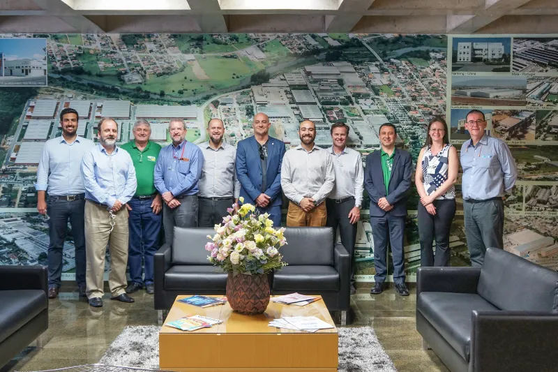 Representantes do MCTIC conheceram o processo produtivo da WEG. Foto: Divulgação/WEG 