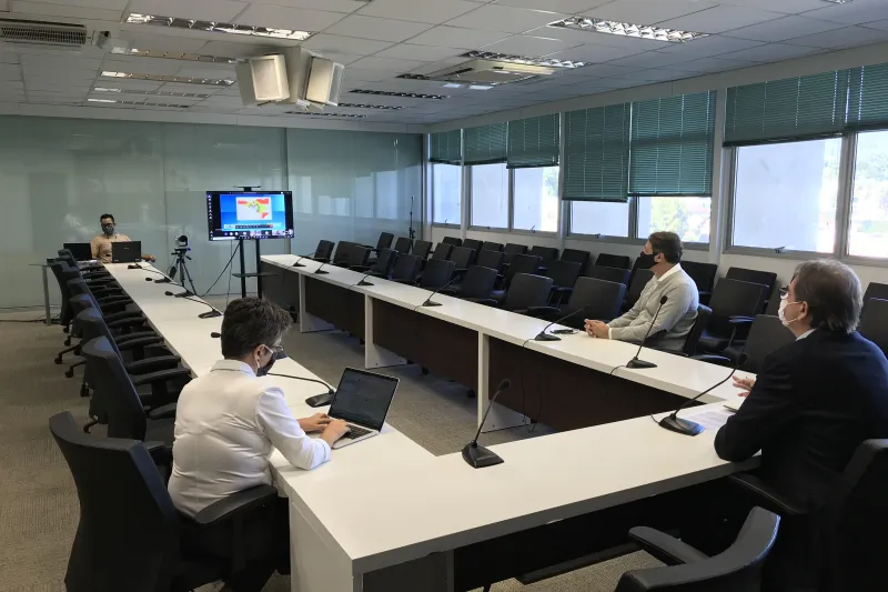 Caixa apresenta à indústria linhas de crédito para fazer frente à pandemia