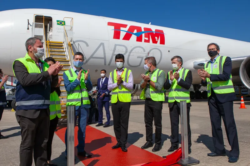 Autoridades acompanharam o evento no Aeroporto Internacional de Florianópolis. Foto: Filipe Scotti