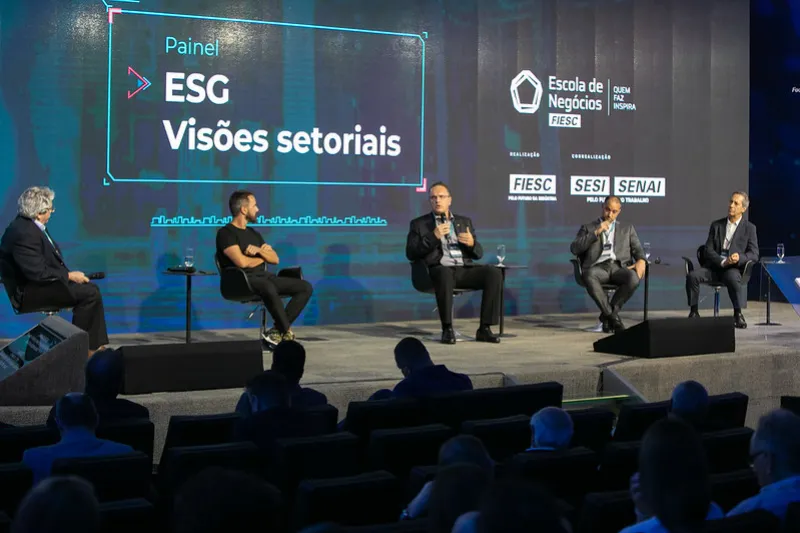 Painel 'Visão Setorial', com presidentes de câmaras temáticas da FIESC. Foto: Filipe Scotti