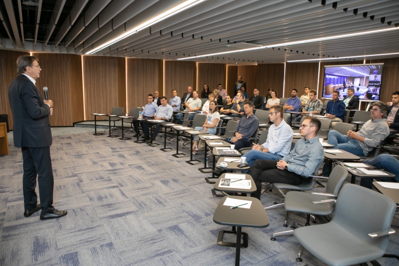 Câmara metalmecânica da FIESC debate reinvenção da indústria, indústria 4.0 e cenário econômico