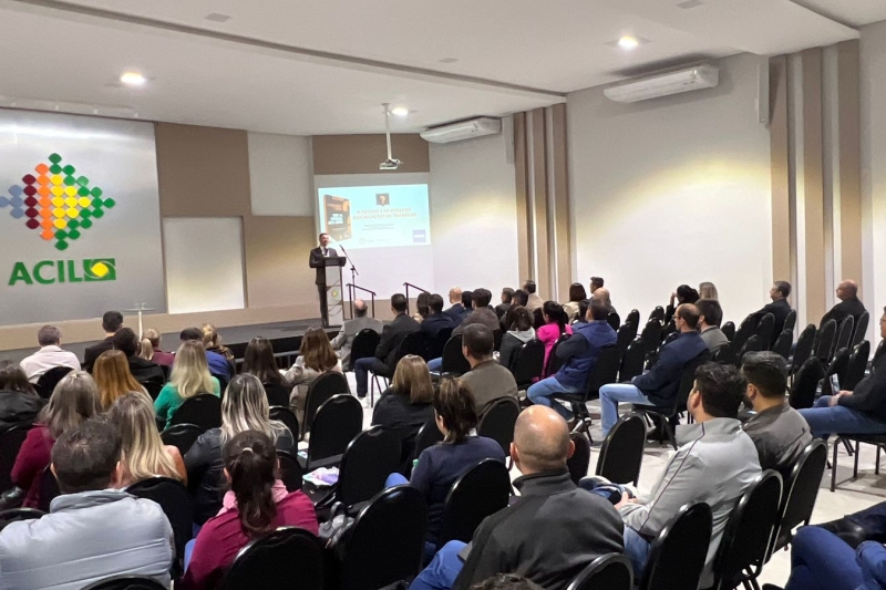 Reunião foi realizada na Associação Empresarial (ACIL)