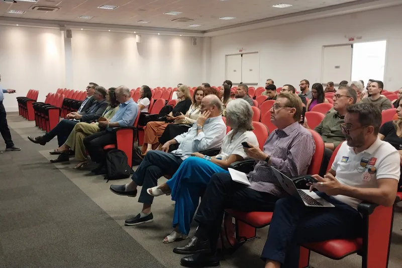 Empresas conhecem projetos de inovação em andamento no Instituto SENAI de Tecnologia. (Foto: Presse Comunicação)