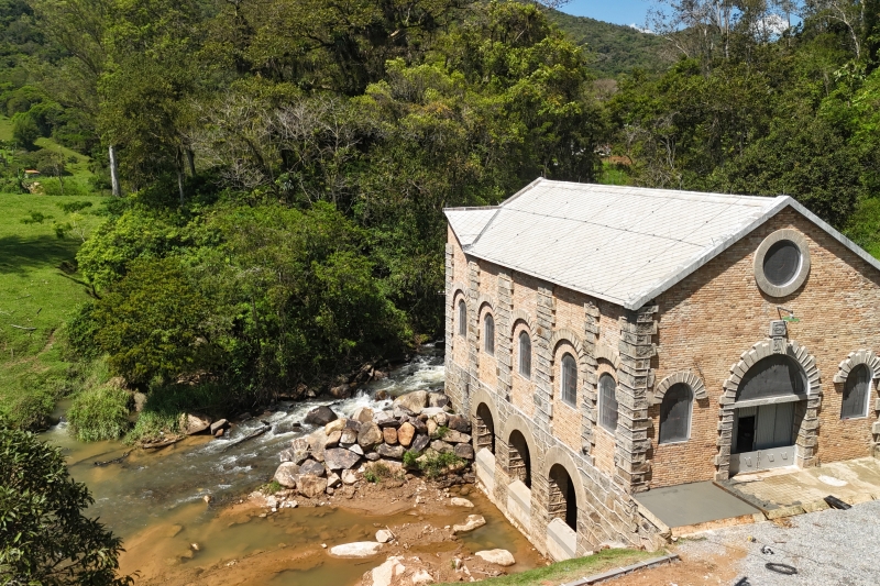 Após 52 anos, hidrelétrica centenária volta a gerar energia em SC