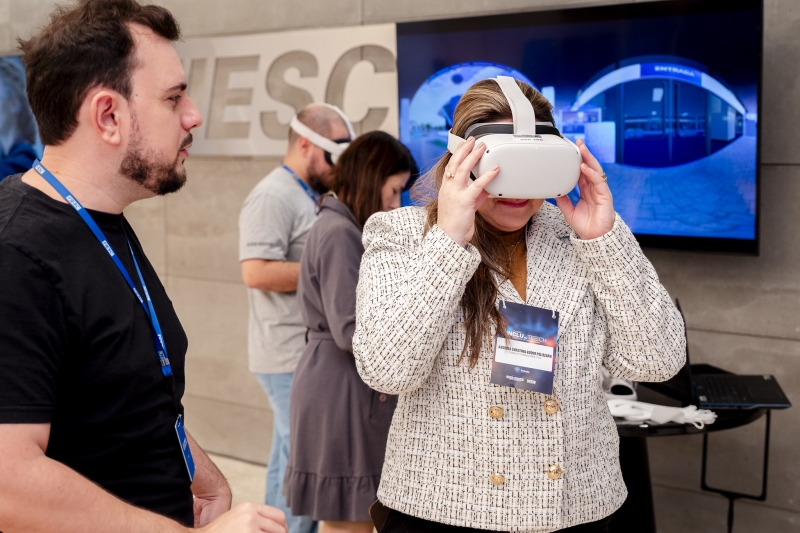 Participantes puderam ter experiências imersivas com os óculos do metaverso