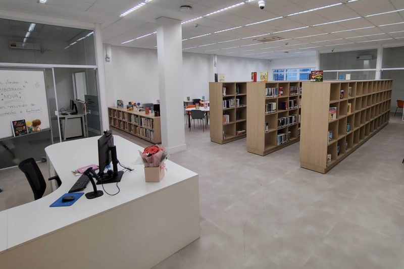 Biblioteca tem acervo completo e infraestrutura para estudo e pesquisa (Divulgação)