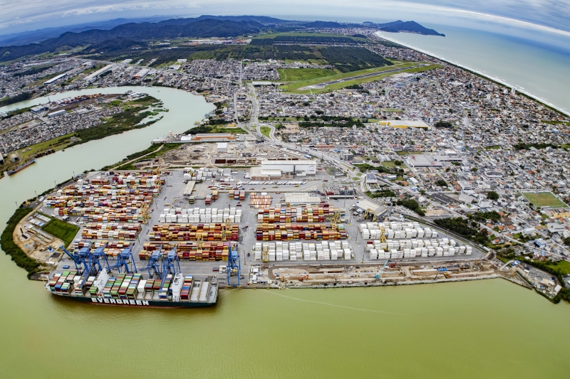 Exportações de SC batem recorde e crescem 4,4% em 2025