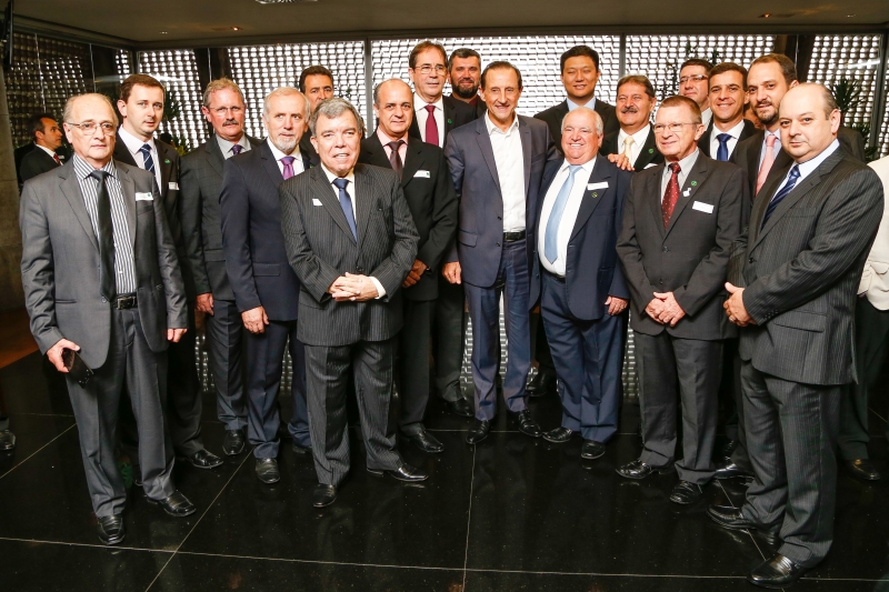 Representantes de sindicatos industriais catarinenses durante a homenagem em São Paulo (foto: Everton Amaro)