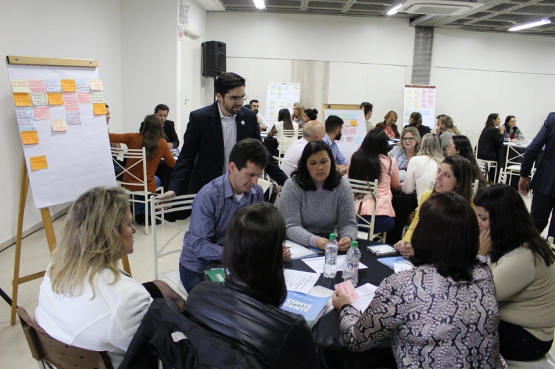 Evento reuniu empresários, profissionais da área da saúde, representantes de universidades e do poder público (Foto: Catarinas)